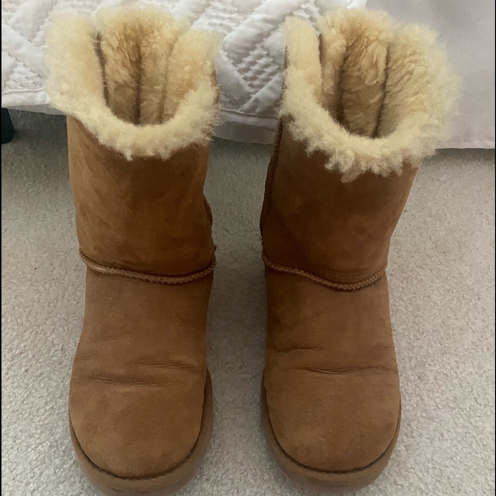 Uggs - image 1